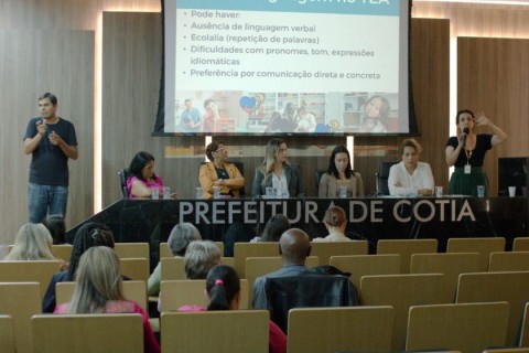 TEA e Comunicação’ foi tema de palestra na programação do Abril Azul em Cotia