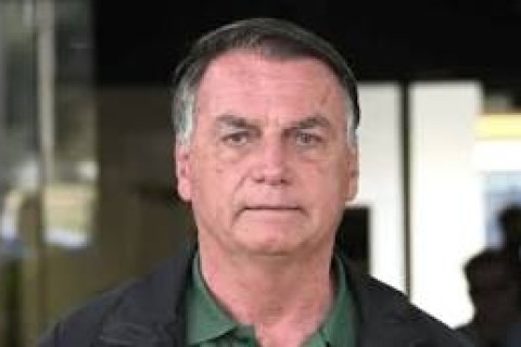 Alexandre de Moraes decreta prisão domiciliar de ex-presidente Jair Bolsonaro