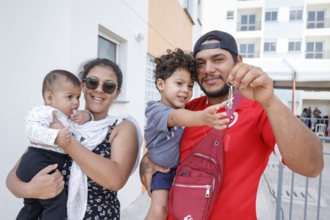 Governo de SP entrega mais de 350 apartamentos para famílias de áreas de risco em Carapicuíba