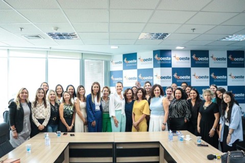 “Queremos fazer e pensar juntas”: Valéria Bolsonaro apresenta ações da Secretaria da Mulher a lideranças do CIOESTE